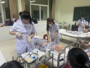 Tìm hiểu kỹ điều kiện xét tuyển ngành Điều dưỡng là bước quan trọng để lựa chọn trường học phù hợp với năng lực và định hướng nghề nghiệp